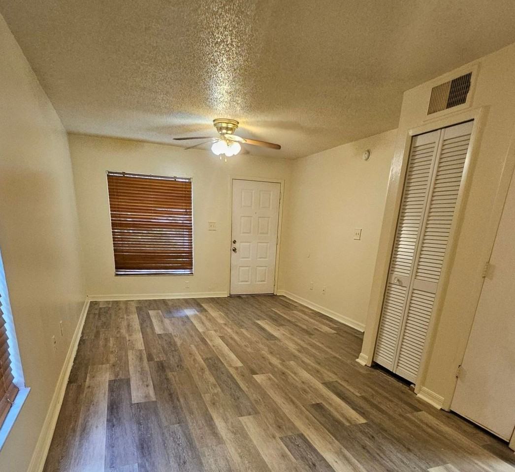 4846 S Semoran Blvd - Photo 2 of 13