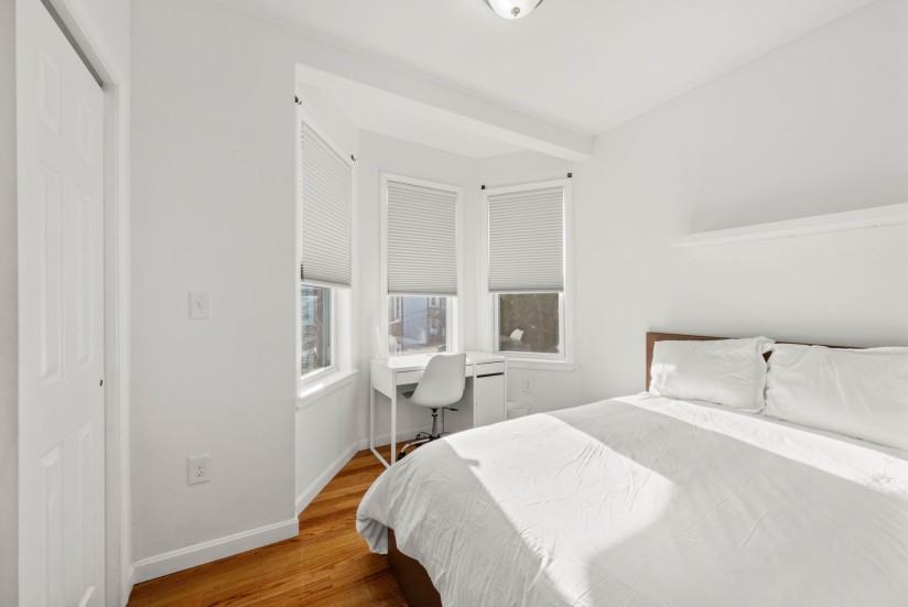 1 Bed / 1 Bath Apartment in East Boston - Photo 5 of 27