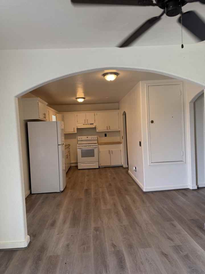 401 N Bethel St #4 - Photo 4 of 6