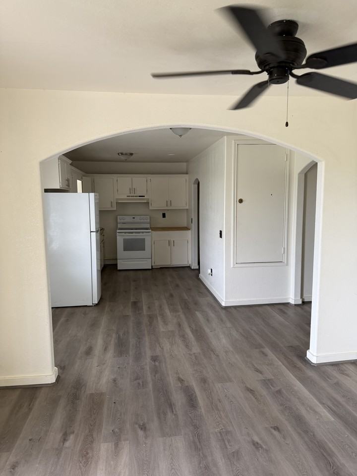 401 N Bethel St #4 - Photo 6 of 6
