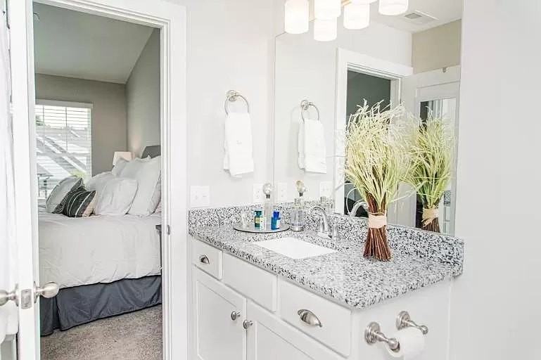 2343 Patrick Ave #NA - Photo 3 of 11
