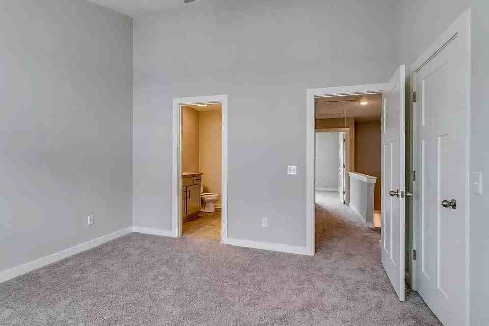 2343 Patrick Ave #NA - Photo 4 of 11