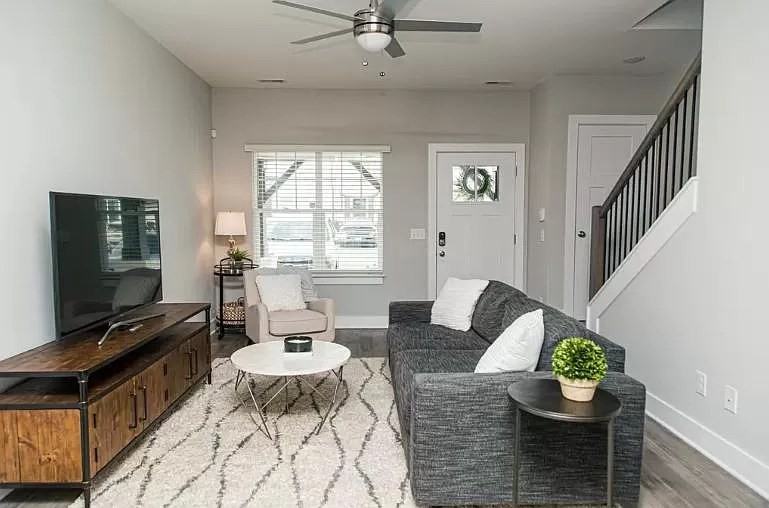 2343 Patrick Ave #NA - Photo 5 of 11