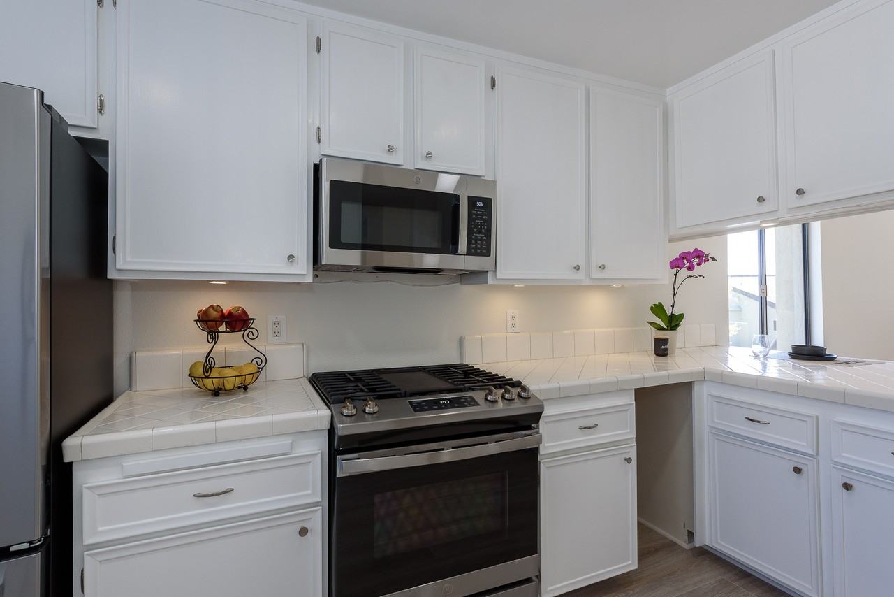 6355 Rancho Mission Rd #4 - Photo 5 of 17