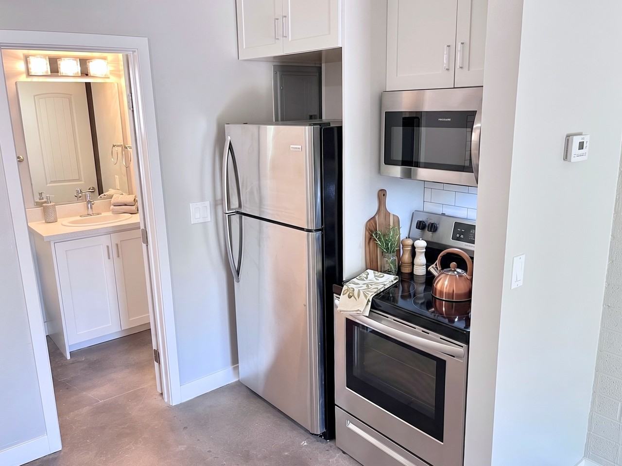 2621 E Campbell Ave #4 - Photo 5 of 9