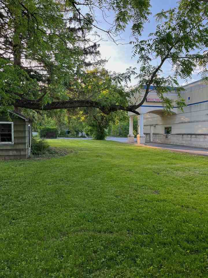 4 Meadow St - Photo 2 of 11