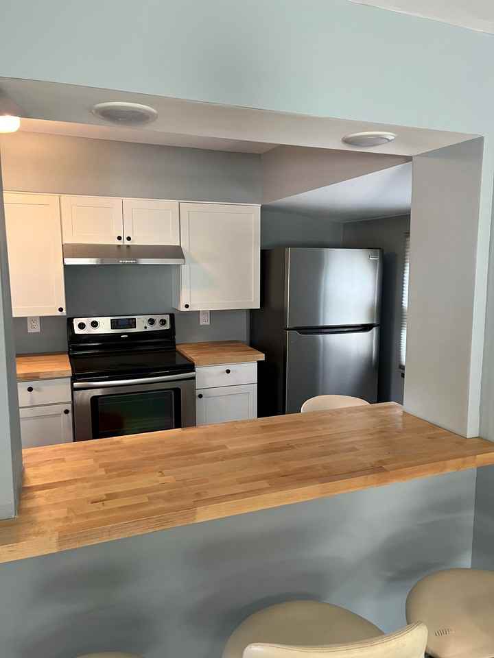 4 Meadow St - Photo 3 of 11