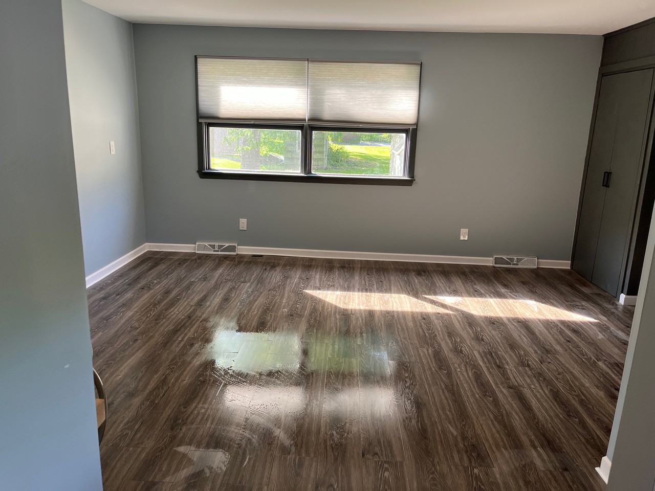 4 Meadow St - Photo 7 of 11