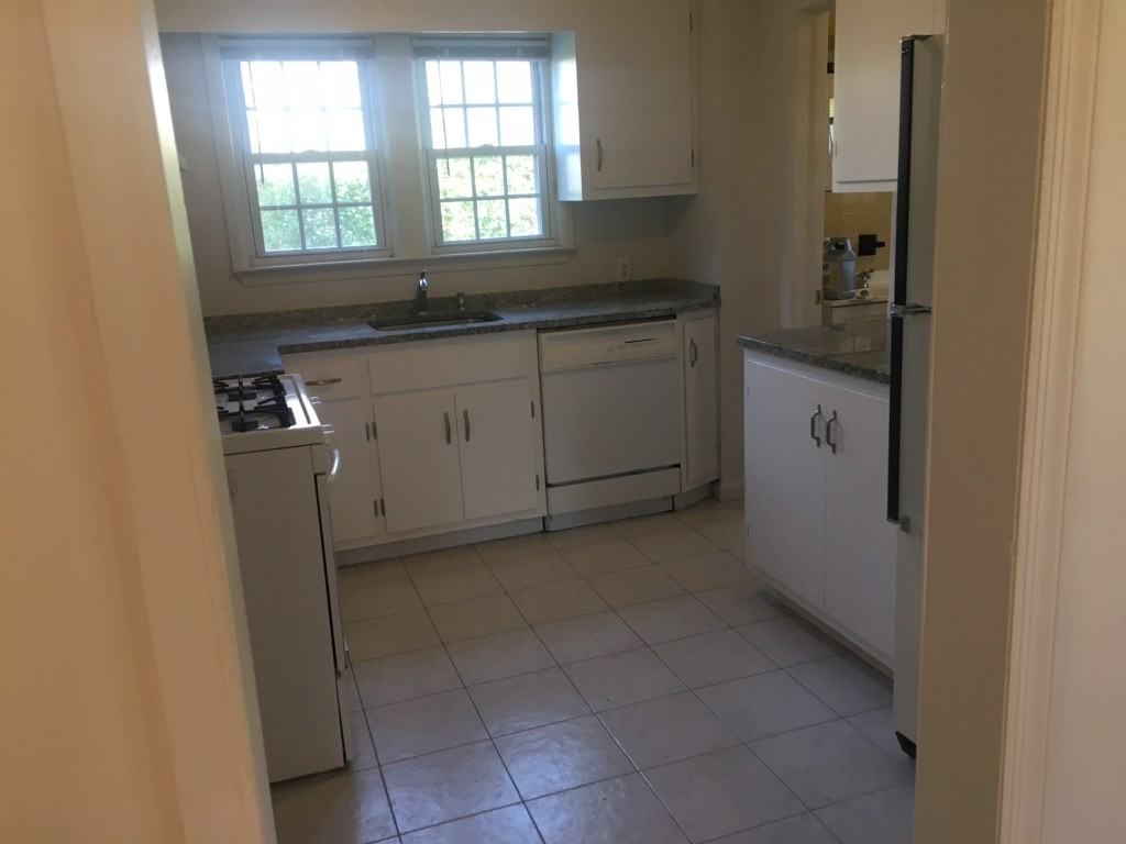 114 Parsippany Rd #1stFL - Photo 5 of 10