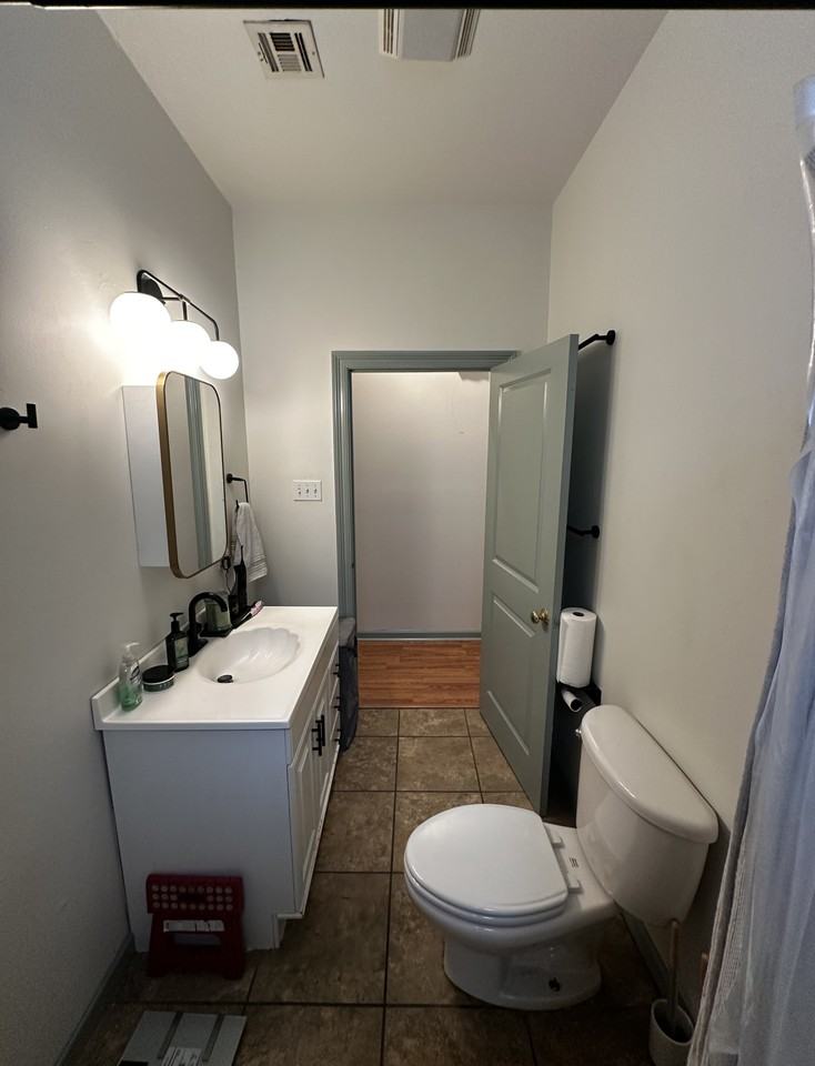 4535 S Derbigny St #NA - Photo 5 of 20