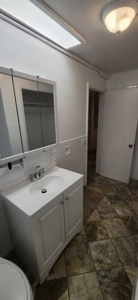 2550 Cuyler Ave - Photo 5 of 16