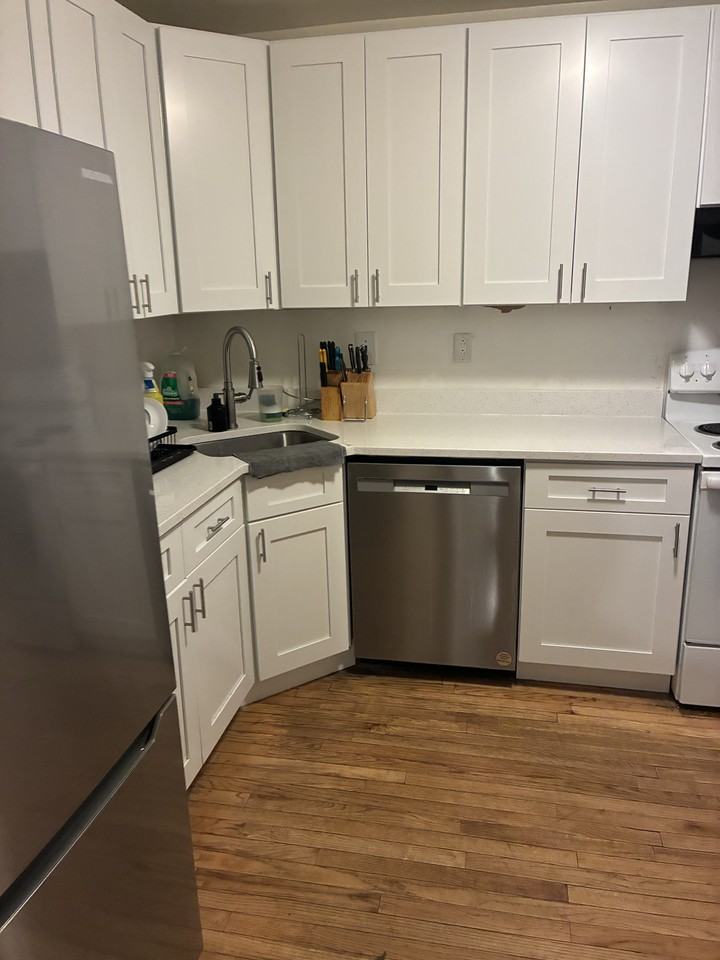 1827 E Capitol St Se #1 - Photo 4 of 8