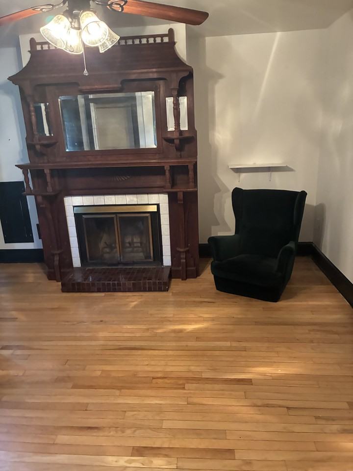 1827 E Capitol St Se #1 - Photo 5 of 8