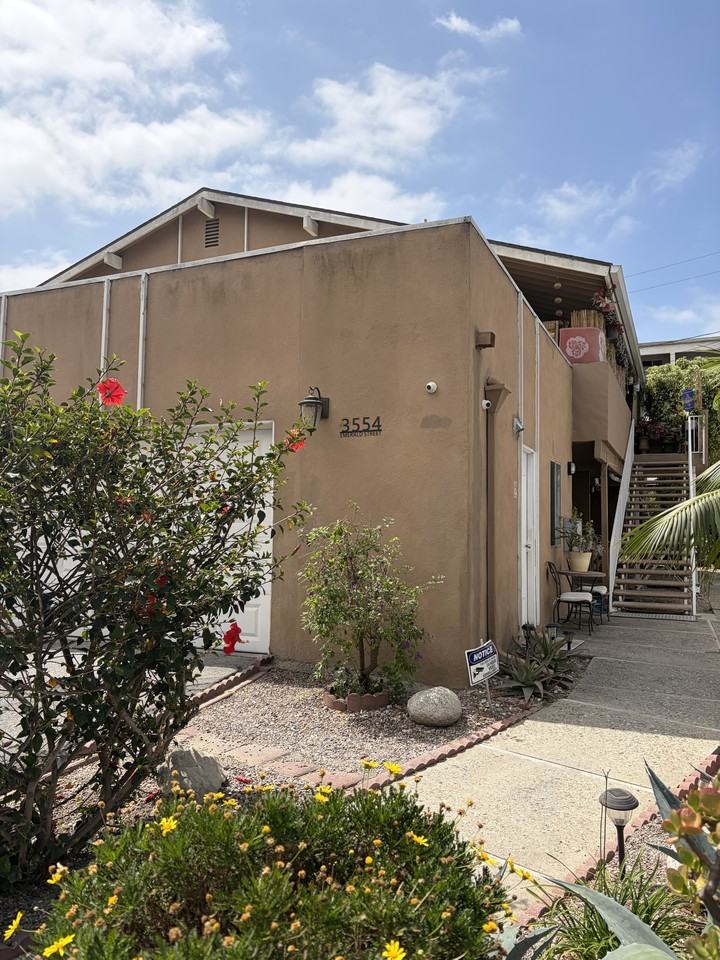 3554 Emerald St #A - Photo 4 of 17