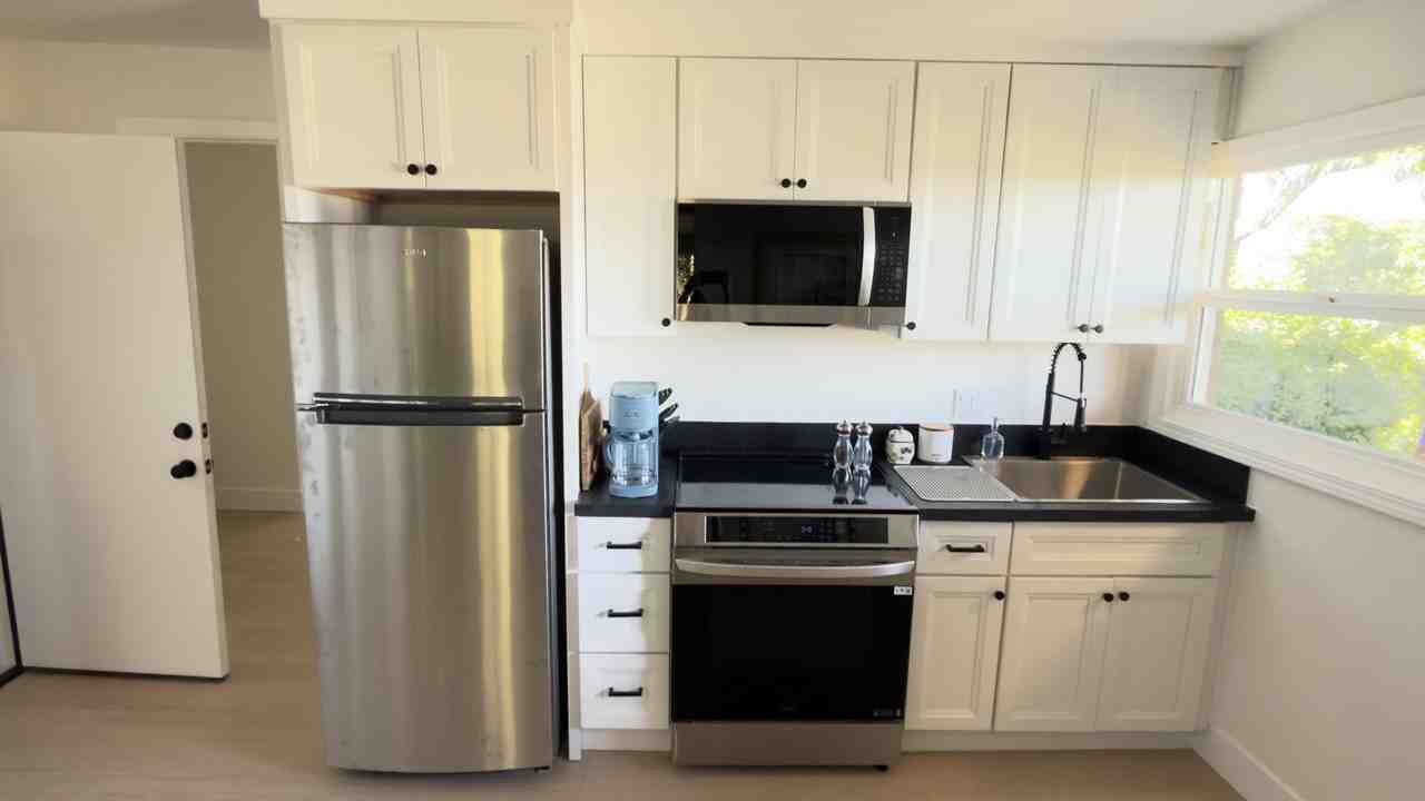 6055 Majestic Ave #NA - Photo 7 of 10
