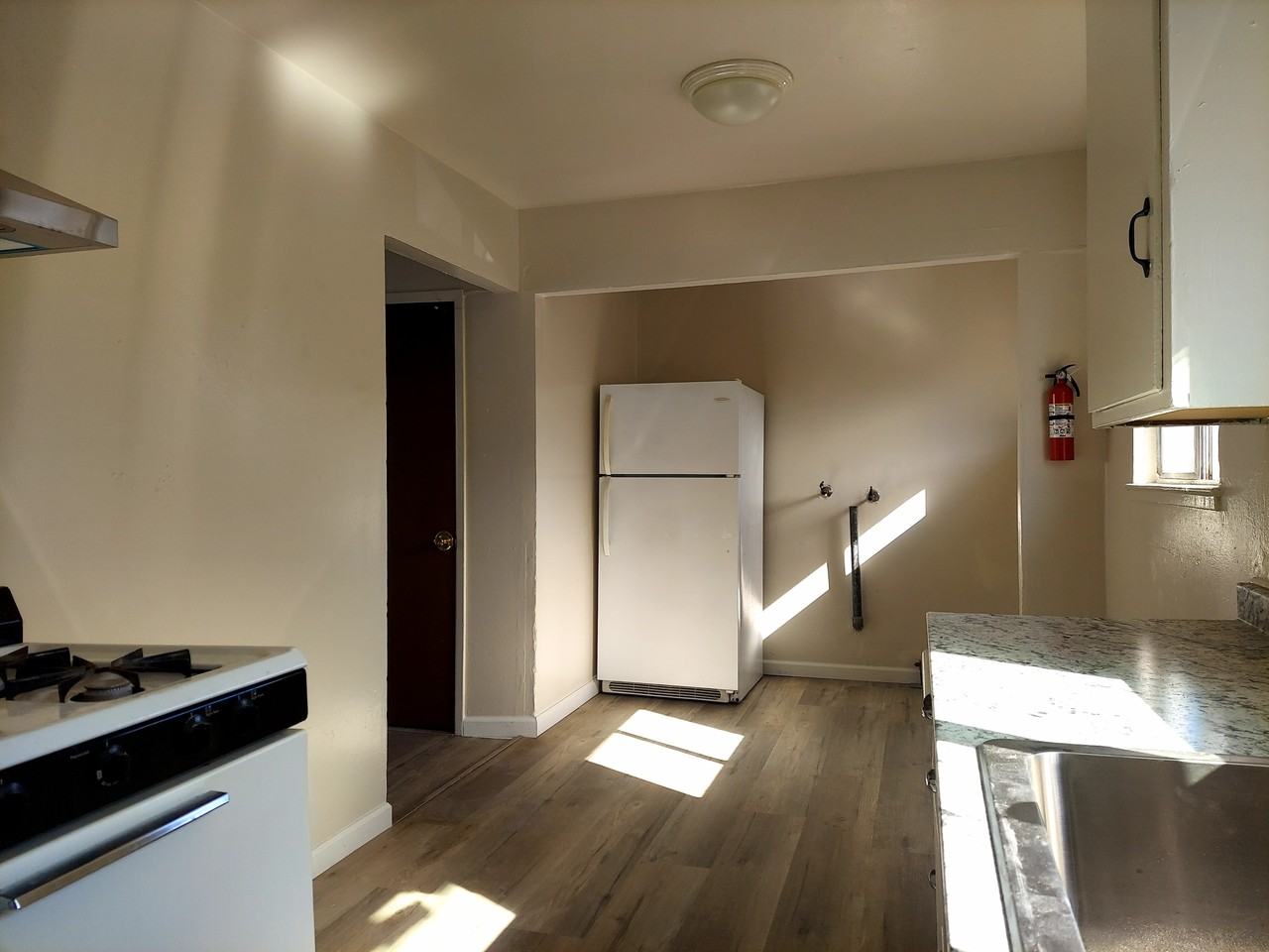 1665 E San Antonio St #NA - Photo 7 of 8