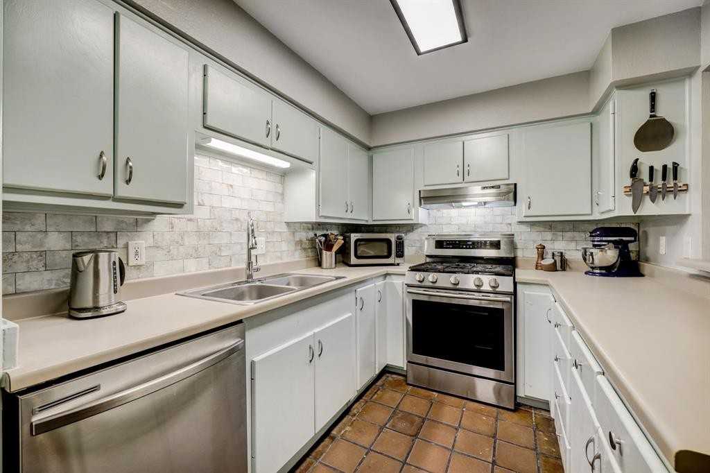 1236 Jackson Blvd #NA - Photo 2 of 18