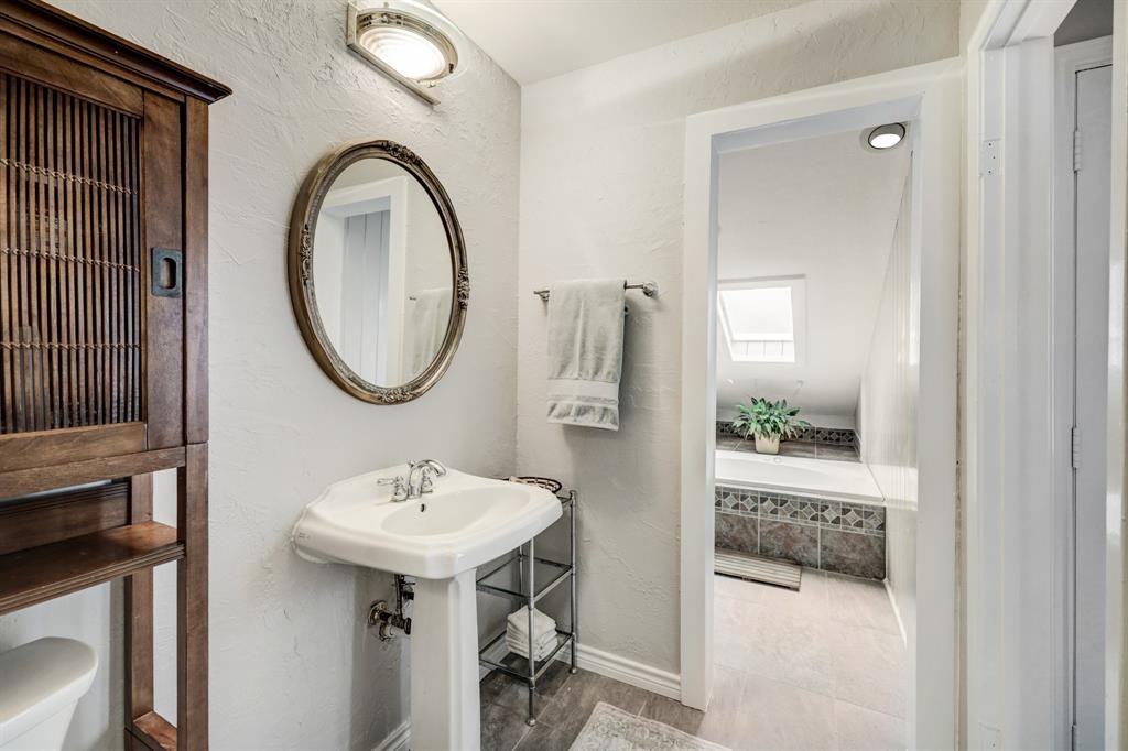 1236 Jackson Blvd #NA - Photo 6 of 18