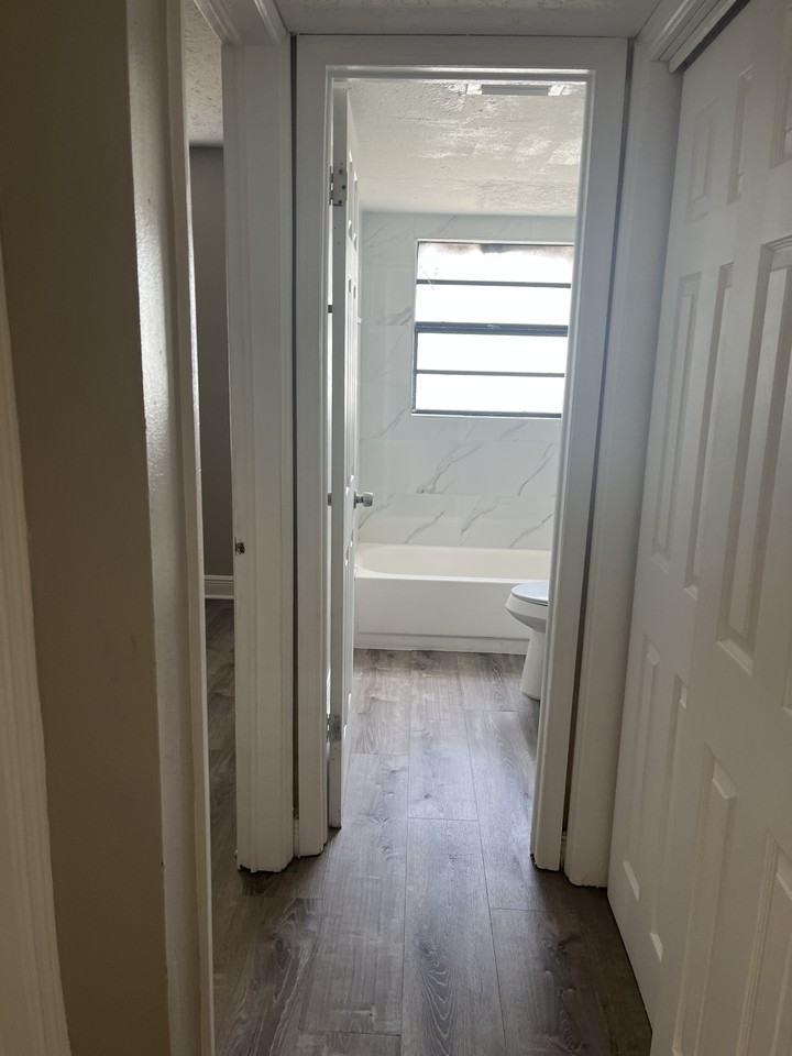 9420 N 50th St #D - Photo 2 of 10