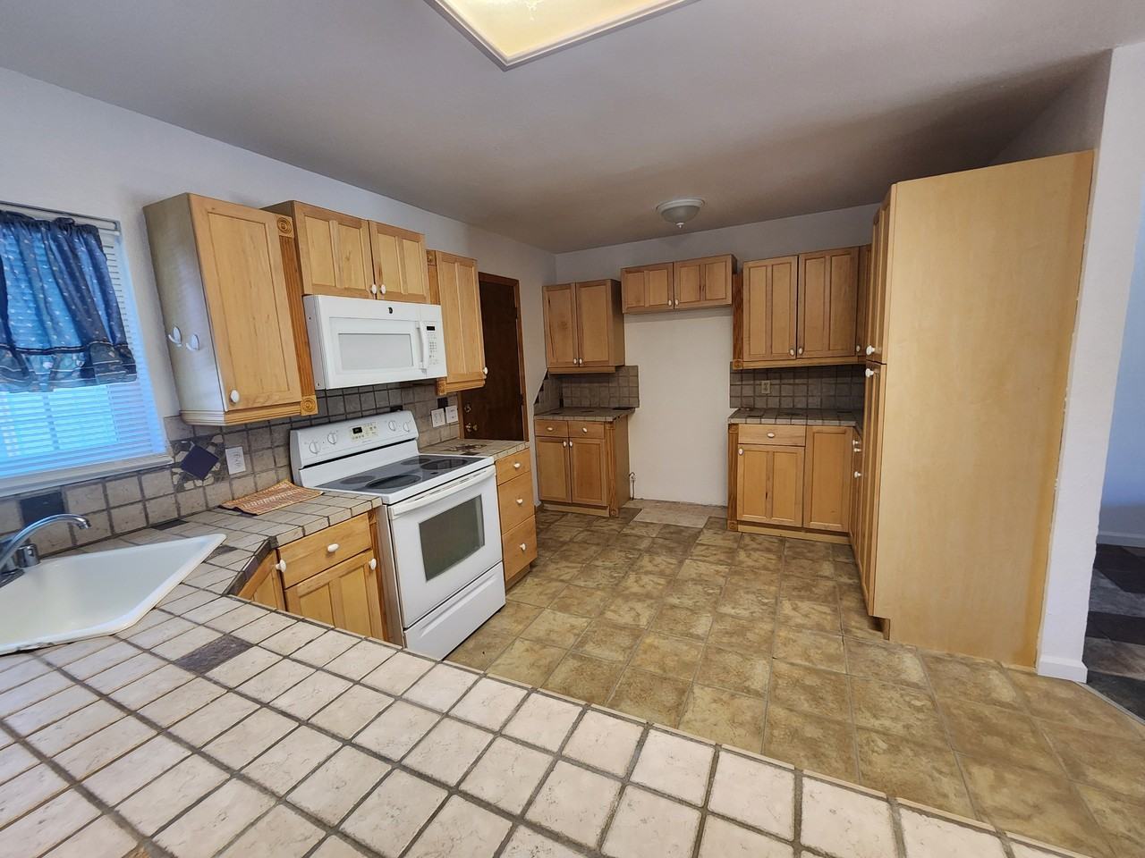 718 Monterey St #NA - Photo 2 of 12