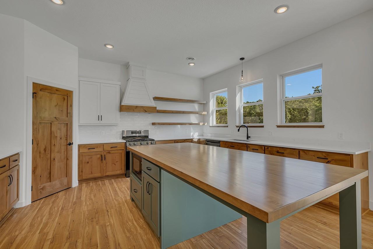 6675 Captains Dr Nw #NA - Photo 6 of 20