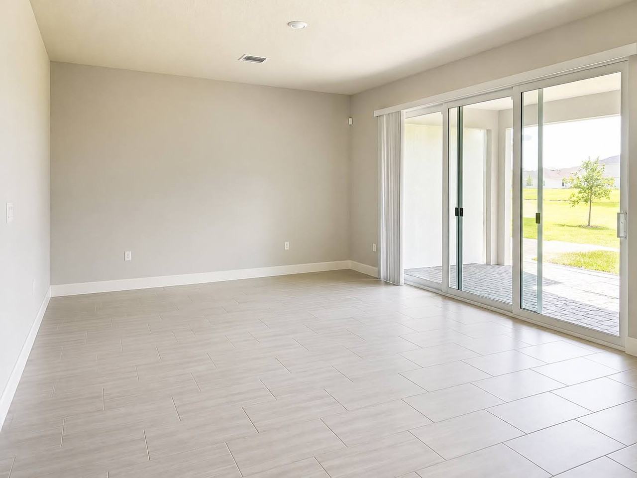 6345 Nw Cloverdale Ave #NA - Photo 5 of 27
