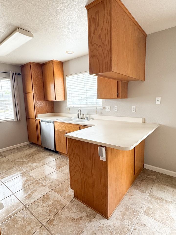 4108 Oak Ct #NA - Photo 6 of 25
