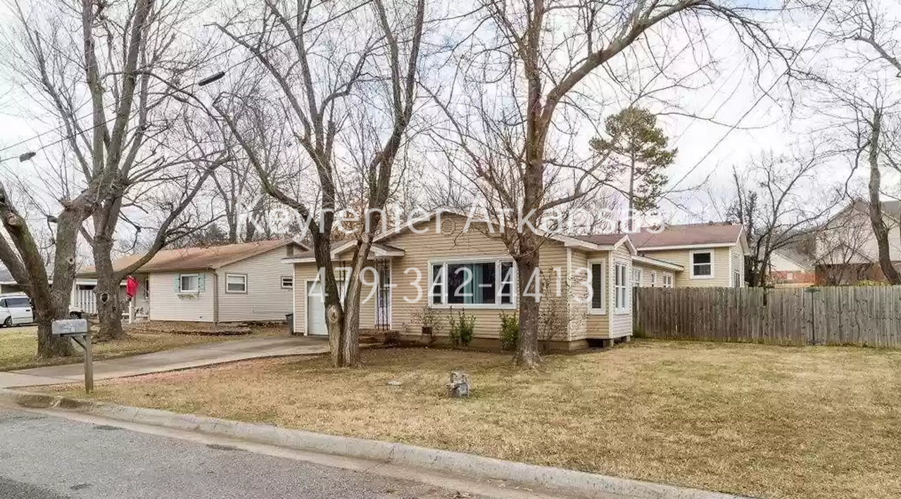 1144 N Vista Pl - Photo 2 of 22