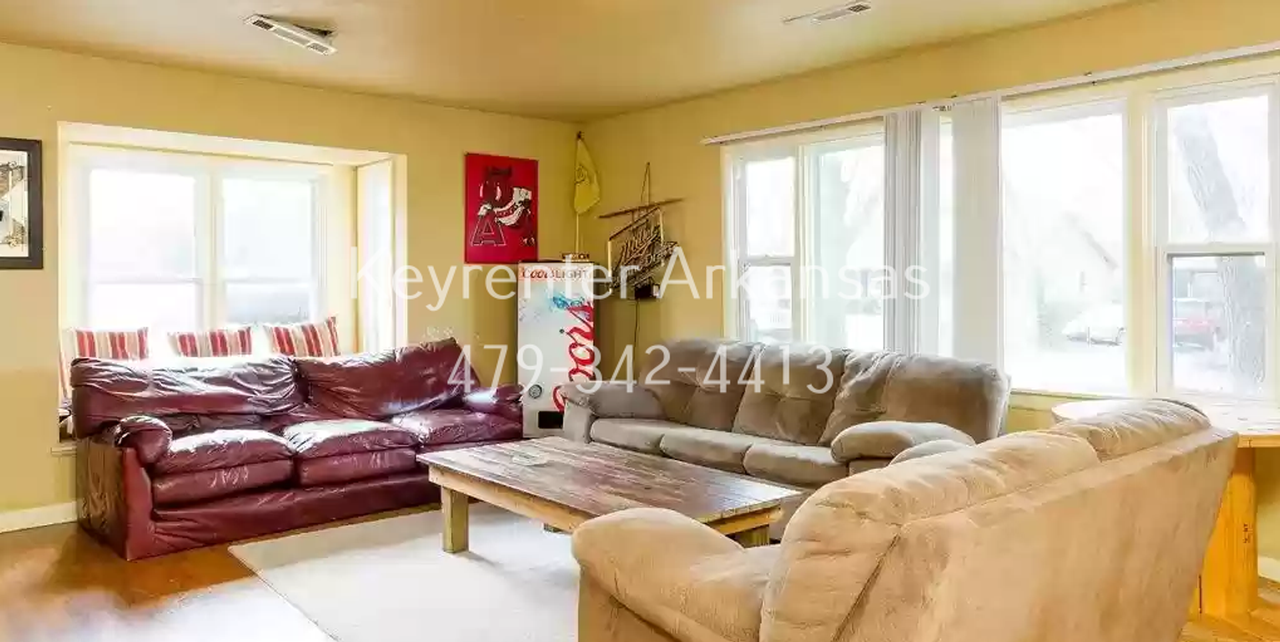1144 N Vista Pl - Photo 4 of 22
