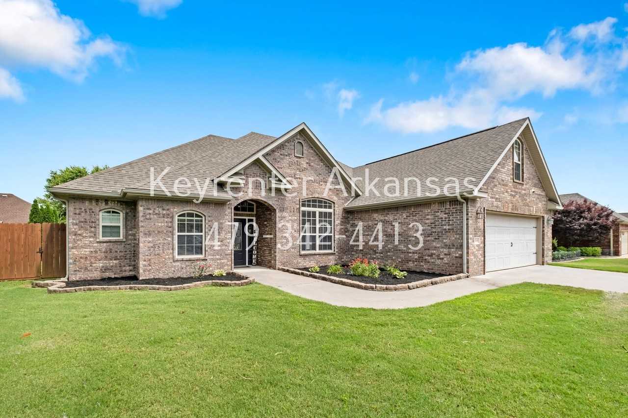 1048 Tarah Knolls Cir - Photo 2 of 31