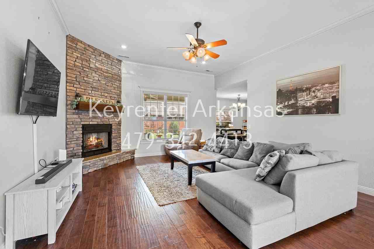 1048 Tarah Knolls Cir - Photo 7 of 31