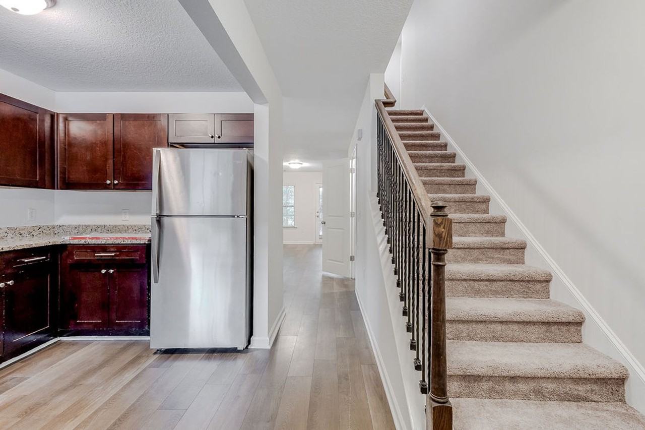 162 Barfield Way - Photo 2 of 27