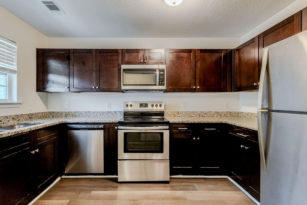 162 Barfield Way - Photo 3 of 27