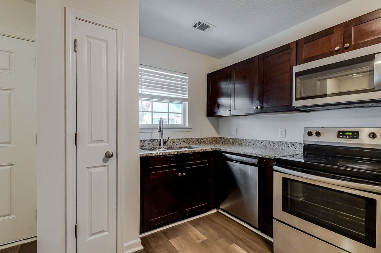 162 Barfield Way - Photo 4 of 27
