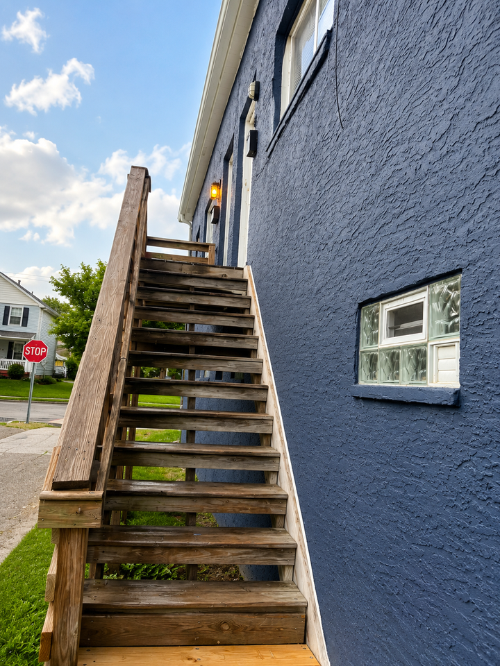 1045 Leona Ave #A - Photo 3 of 22