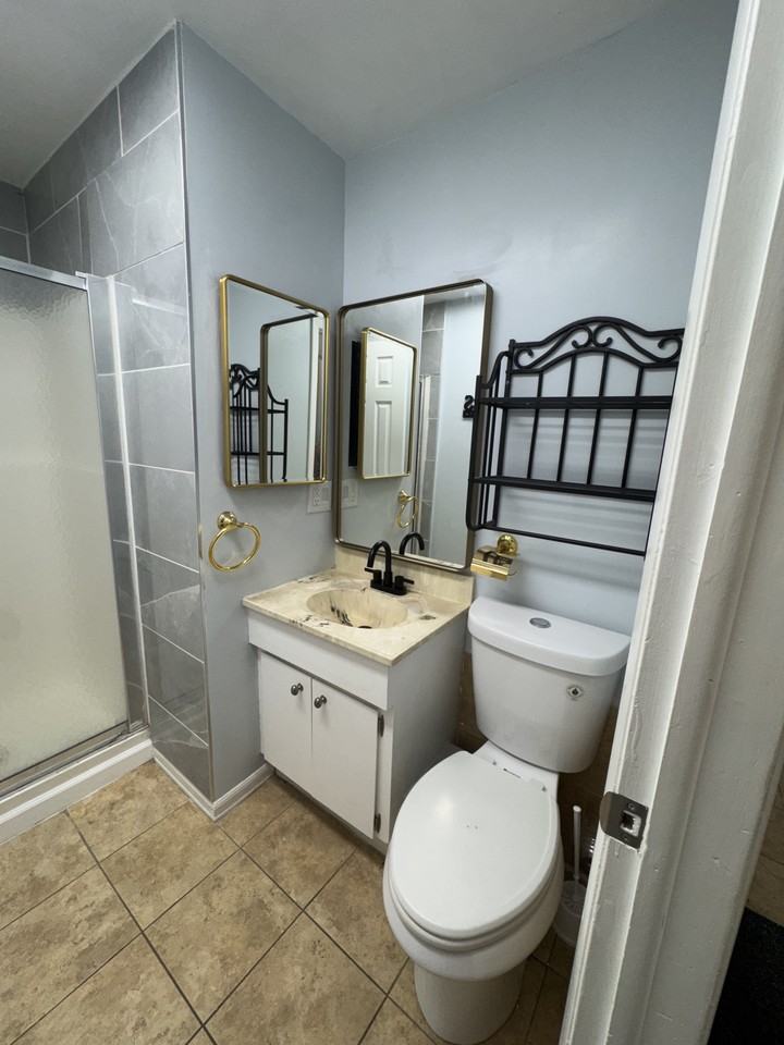 7613 S 1000 E #B - Photo 4 of 8