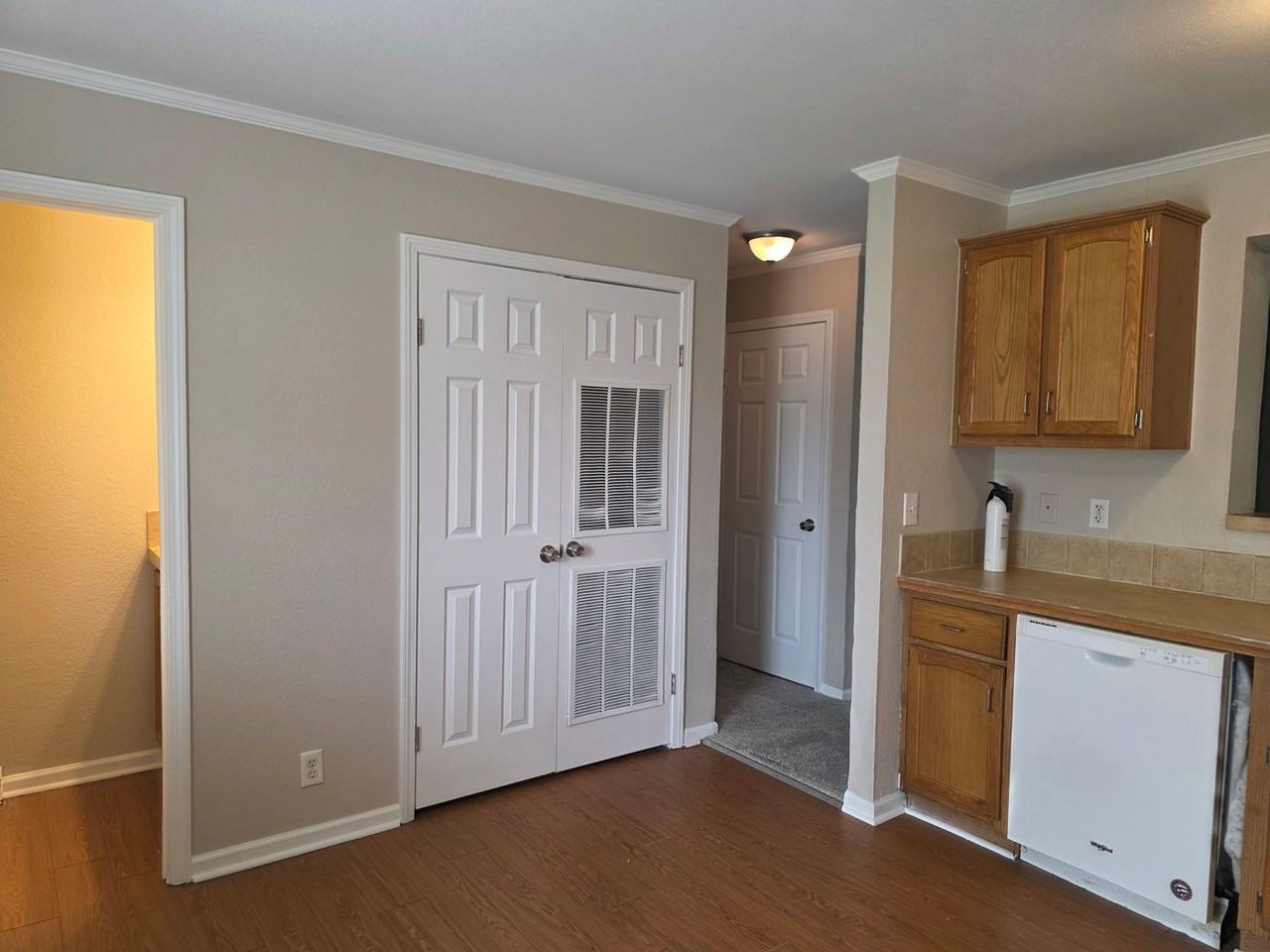 1135 S Navajo St - Photo 4 of 13