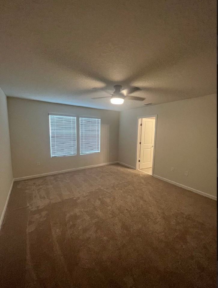 3074 Green Park Dr - Photo 2 of 15