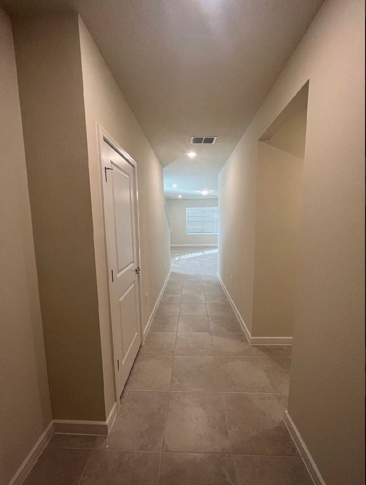 3074 Green Park Dr - Photo 5 of 15