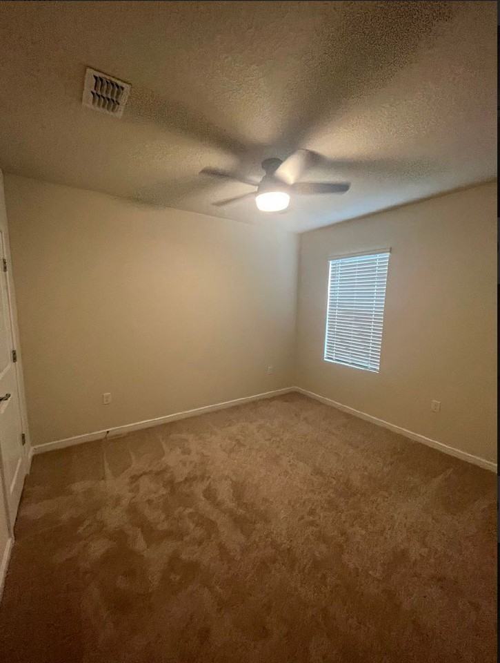 3074 Green Park Dr - Photo 6 of 15