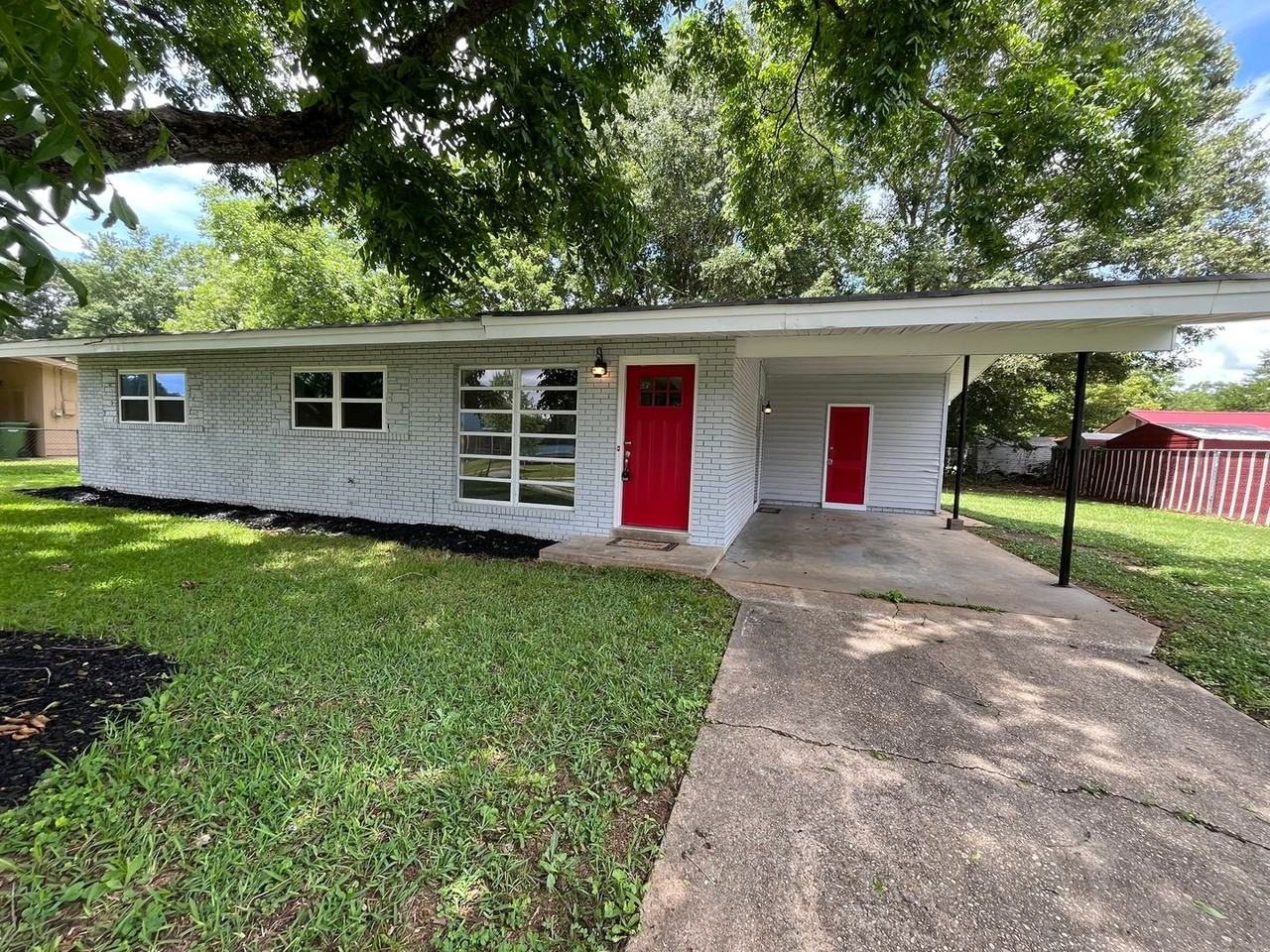 2503 Broadmoor Dr - Photo 3 of 23