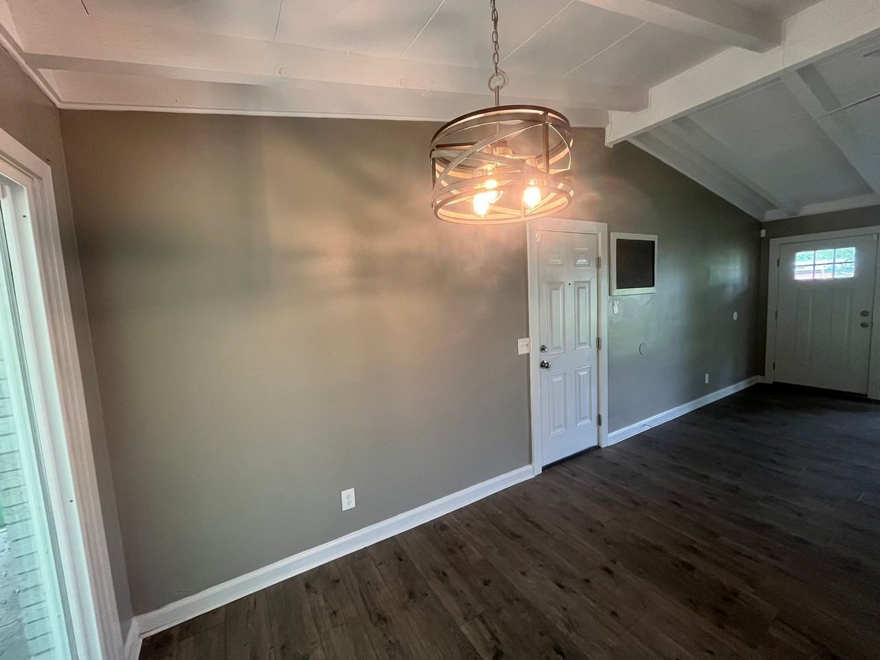 2503 Broadmoor Dr - Photo 4 of 23