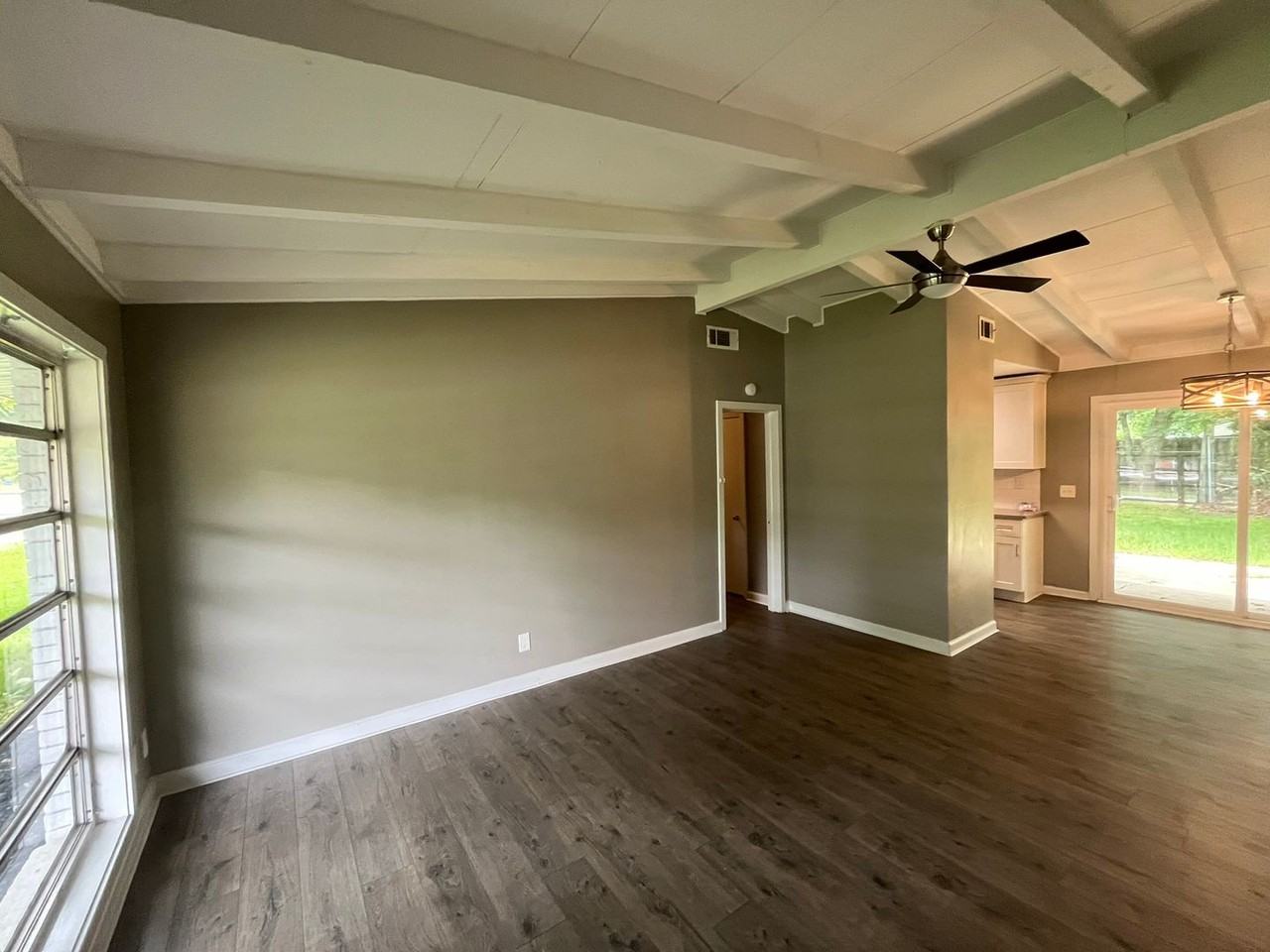 2503 Broadmoor Dr - Photo 6 of 23