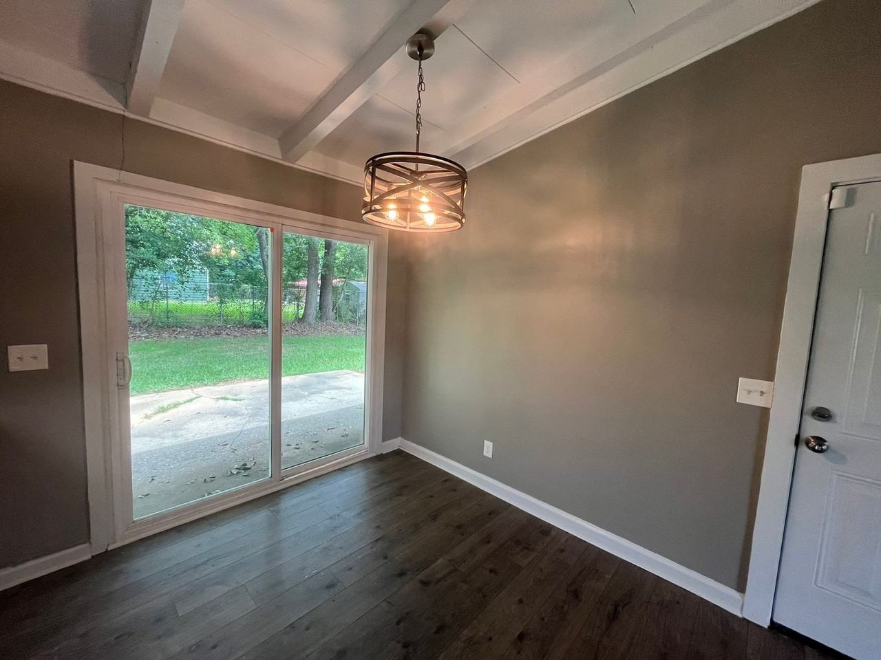 2503 Broadmoor Dr - Photo 7 of 23