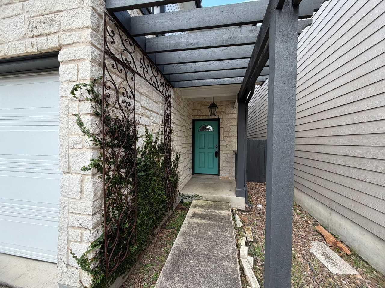 13104 Brook Arbor - Photo 2 of 34