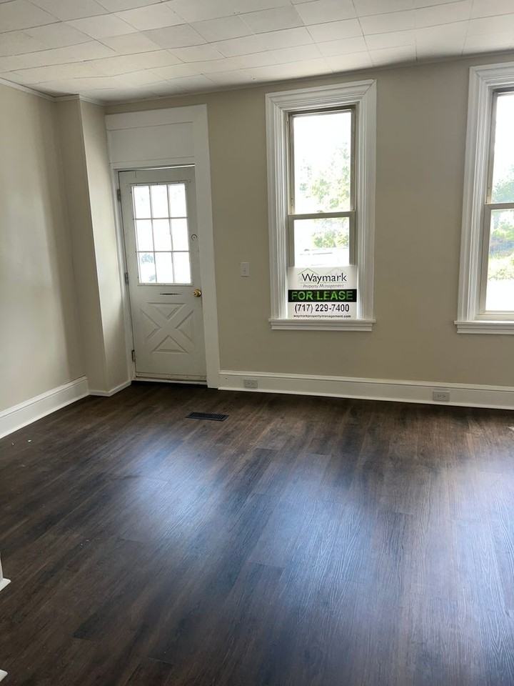153 Cedar St - Photo 3 of 11