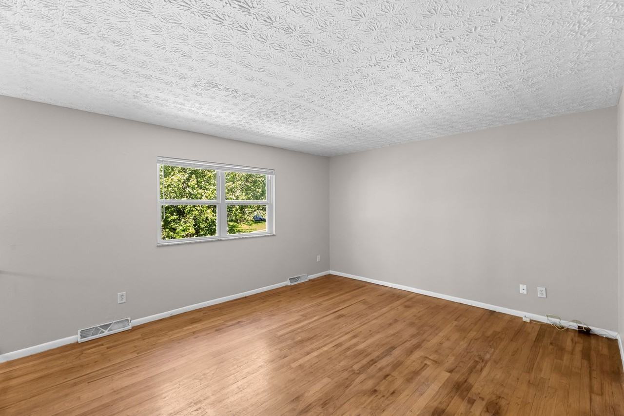 6406 Dalewood Rd - Photo 3 of 31