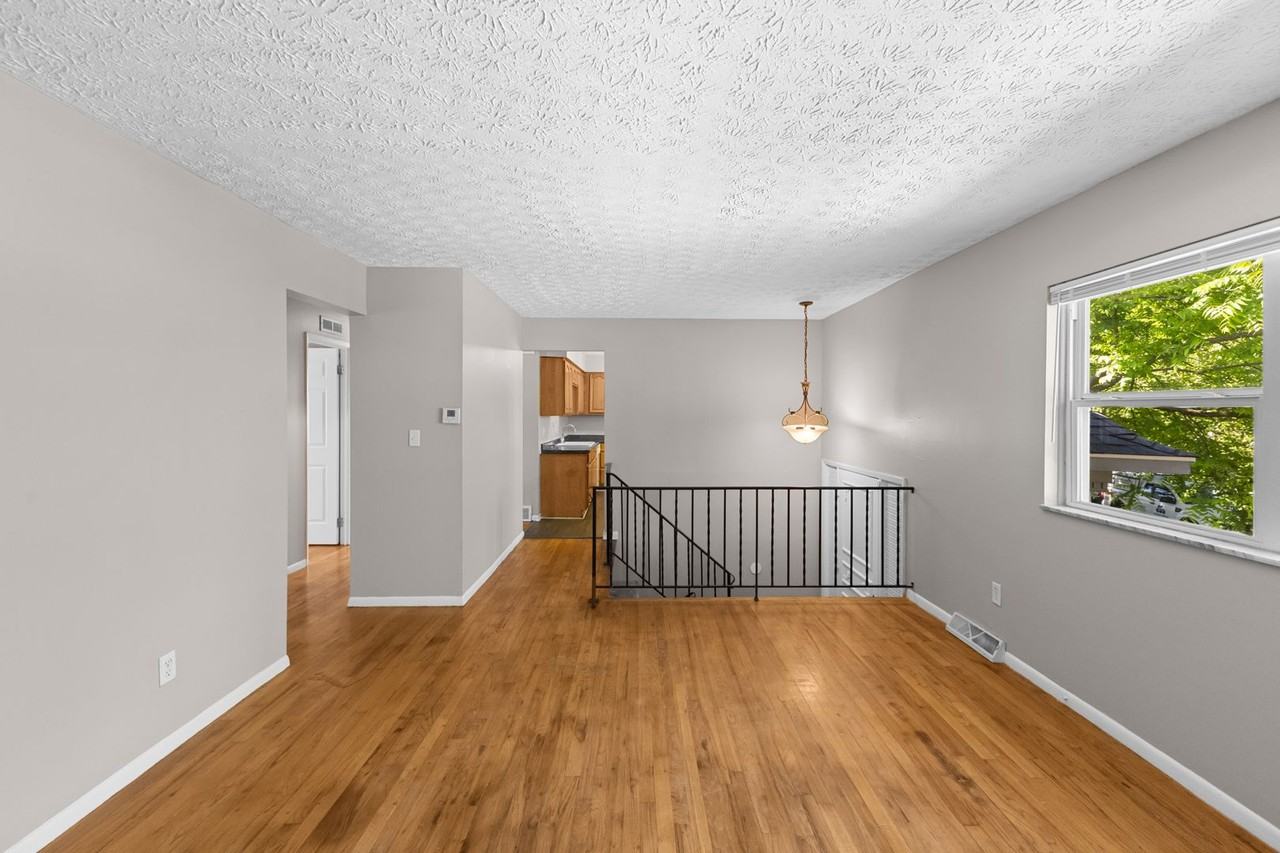 6406 Dalewood Rd - Photo 5 of 31