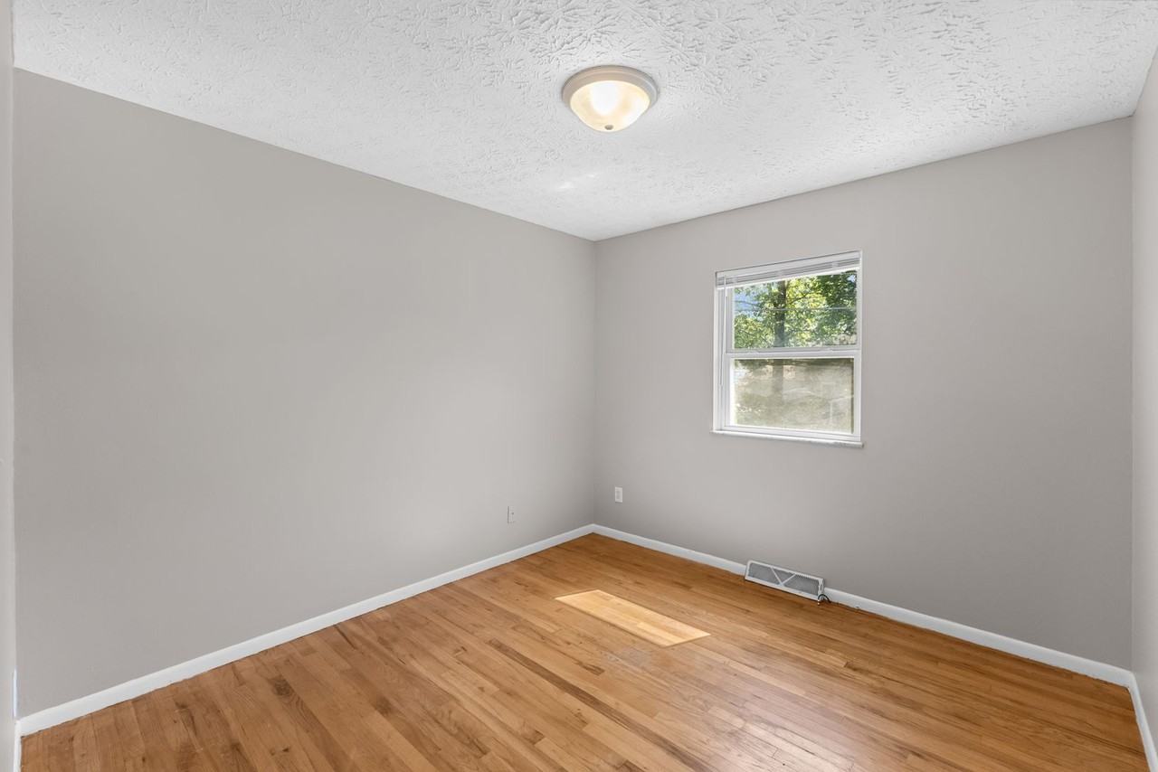 6406 Dalewood Rd - Photo 6 of 31