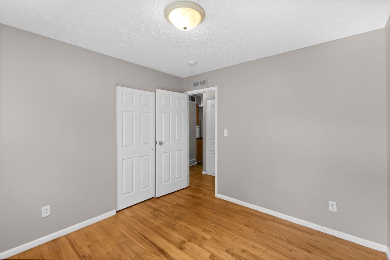 6406 Dalewood Rd - Photo 7 of 31
